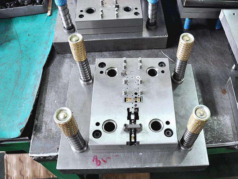 衢州模具制造-01